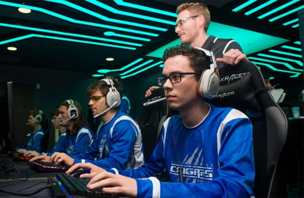 از بورسیه دانشگاهی تا آرناهای اختصاصی؛ زیرساخت مالی و حرفه‌ای Esports