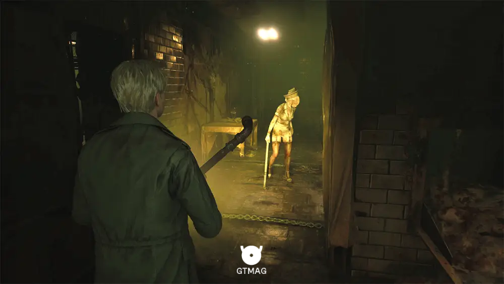 تصویری از مواجهه با دشمنان از زاویه دید سوم شخص در silent hill 2 remake