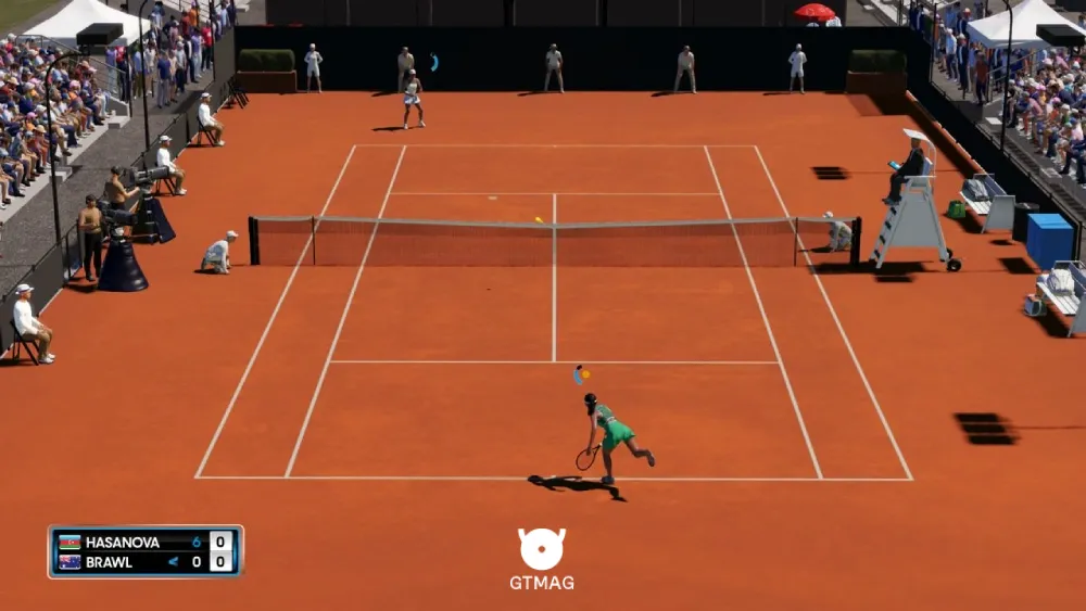 بازی AO Tennis شبیه&zwnj;ساز رسمی مسابقات آزاد استرالیا (Australian Open) هست که تو زمینه ابزارهای شخصی&zwnj;سازی و جامعه کاربری دست بقیه رقبا رو از پشت بسته. این بازی ابزارهای فوق&zwnj;العاده جامعی در اختیارت می&zwnj;ذاره تا بتونی چهره تنیسورهای لایسنس&zwnj;نشده، استادیوم&zwnj;های مختلف، برندهای ورزشی و تورنمنت&zwnj;های سفارشی رو خودت بسازی و با بقیه گیمرهای دنیا به اشتراک بگذاری.