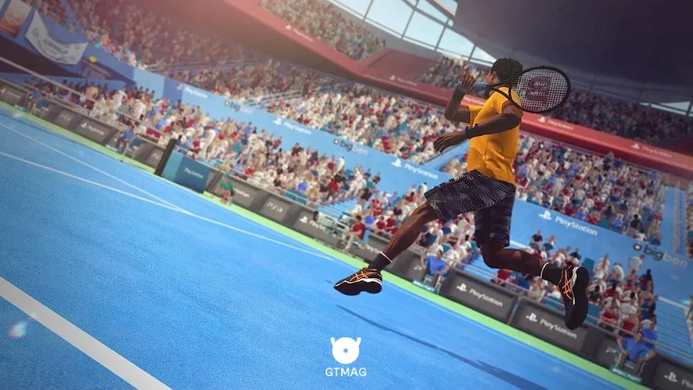 مجموعه Tennis World Tour یکی دیگه از تلاش&zwnj;های صنعت گیم برای ساخت یک شبیه&zwnj;ساز جامع از تور مسابقات جهانی تنیسه. این بازی سعی کرده با اضافه کردن سیستم کارت&zwnj;های مهارت و فاکتورهای روحی-روانی، بعد تازه&zwnj;ای به مسابقات تنیس بده. یعنی وسط ست&zwnj;های حساس، تحت فشار استرس بودن یا خستگی روی میزان تمرکز تنیسور و دقت ضرباتش اثر مستقیم می&zwnj;ذاره.