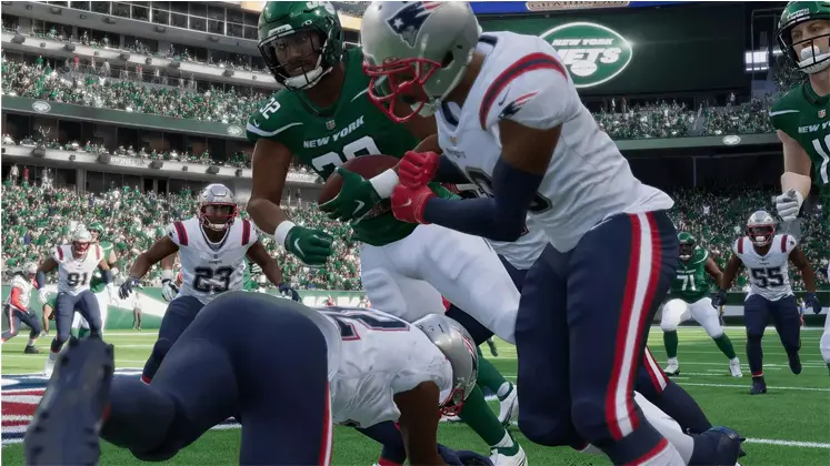 تصویری از برخورد بازیکنان در بازی EA SPORTS Madden NFL 26